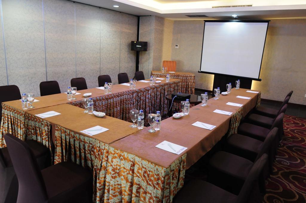 Asialink Premier Karawang Ngoại thất bức ảnh